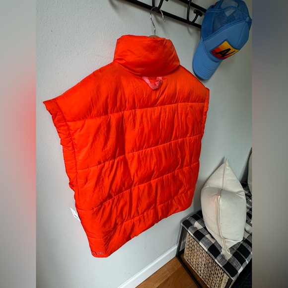 Free People Movement In a Bubble Puffer Vest - Sold Out Color Way 🔥 - Picture 14 of 16